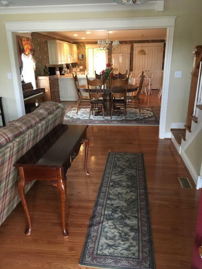 Downtown Abode In The Heart Of The Bourbon Trail Villa Lebanon Exteriör bild