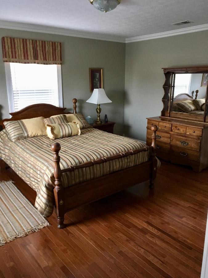 Downtown Abode In The Heart Of The Bourbon Trail Villa Lebanon Exteriör bild